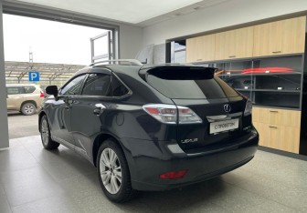 Подержанный автомобиль Lexus RX 2009 года (6 фото)