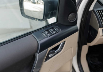 Подержанный автомобиль Land Rover Freelander 2009 года (16 фото)