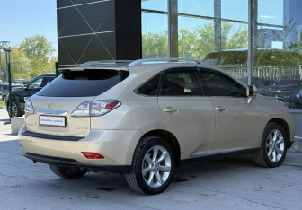 Подержанный автомобиль Lexus RX 2009 года (5 фото)