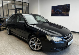 Подержанный автомобиль Subaru Legacy Sedan 2004 года (4 фото)