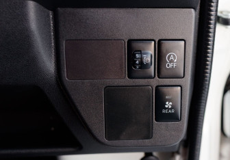 Подержанный автомобиль Daihatsu Hijet 2019 года (16 фото)