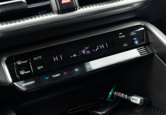 Подержанный автомобиль Kia K5 2020 года (15 фото)