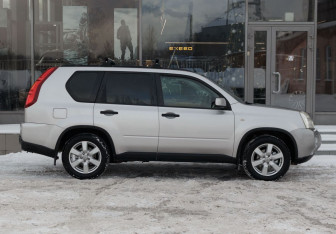 Подержанный автомобиль Nissan X-Trail 2008 года (4 фото)