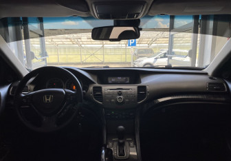 Подержанный автомобиль Honda Accord Sedan 2008 года (10 фото)