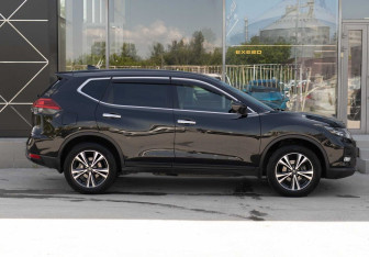 Подержанный автомобиль Nissan X-Trail 2019 года (4 фото)