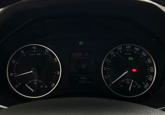 Подержанный автомобиль Skoda Octavia Liftback 2009 года (7 фото)