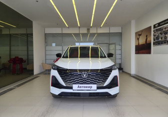 Подержанный автомобиль Changan UNI-S 2024 года (2 фото)