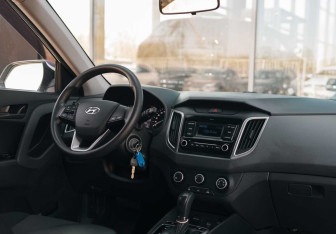 Подержанный автомобиль Hyundai Creta 2020 года (10 фото)