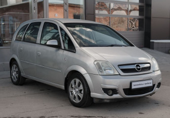 Подержанный автомобиль Opel Meriva 2008 года (3 фото)