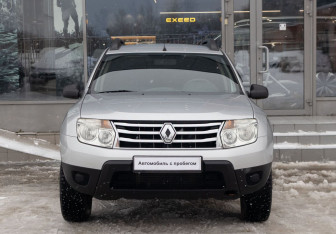 Подержанный автомобиль Renault Duster 2013 года (2 фото)
