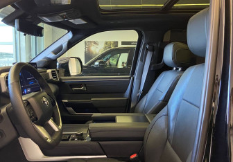 Подержанный автомобиль Toyota Tundra 2022 года (15 фото)