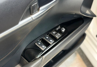 Подержанный автомобиль Toyota Camry Sedan 2018 года (12 фото)