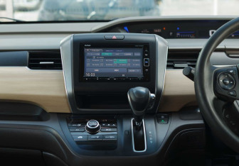 Подержанный автомобиль Honda Freed 2017 года (13 фото)