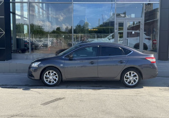 Подержанный автомобиль Nissan Sentra Sedan 2014 года (2 фото)