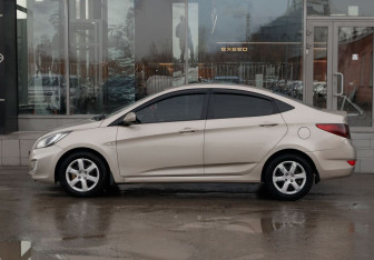 Подержанный автомобиль Hyundai Solaris Sedan 2014 года (8 фото)