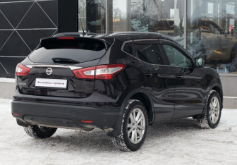 Подержанный автомобиль Nissan Qashqai 2014 года (5 фото)