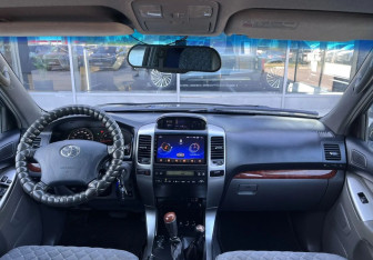 Подержанный автомобиль Toyota Land Cruiser Prado 2007 года (9 фото)