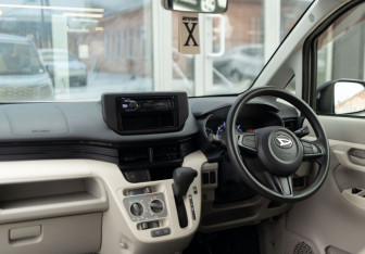 Подержанный автомобиль Daihatsu Move 2015 года (10 фото)