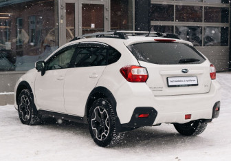 Подержанный автомобиль Subaru XV 2013 года (7 фото)