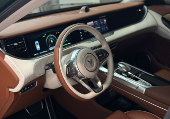 Подержанный автомобиль Voyah Free 2023 года (6 фото)