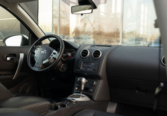 Подержанный автомобиль Nissan Qashqai 2013 года (10 фото)