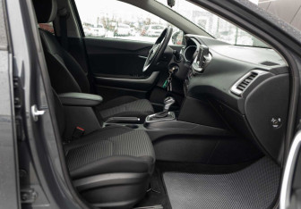 Подержанный автомобиль Kia Ceed Wagon 2019 года (20 фото)