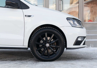 Подержанный автомобиль Volkswagen Polo Sedan 2018 года (9 фото)