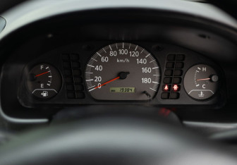 Подержанный автомобиль Nissan AD 2003 года (12 фото)