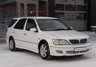 Подержанный автомобиль Toyota Vista Wagon 2000 года (3 фото)