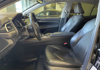 Подержанный автомобиль Toyota Camry Sedan 2019 года (8 фото)