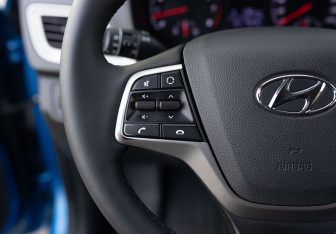 Подержанный автомобиль Hyundai Solaris Sedan 2021 года (12 фото)