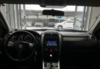 Подержанный автомобиль Suzuki Grand Vitara 2008 года (9 фото)
