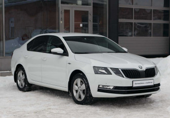 Подержанный автомобиль Skoda Octavia Liftback 2018 года (3 фото)