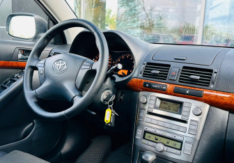 Подержанный автомобиль Toyota Avensis Sedan 2007 года (22 фото)
