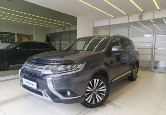 Подержанный автомобиль Mitsubishi Outlander 2019 года (1 фото)