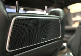 Подержанный автомобиль Land Rover Range Rover 2015 года (23 фото)