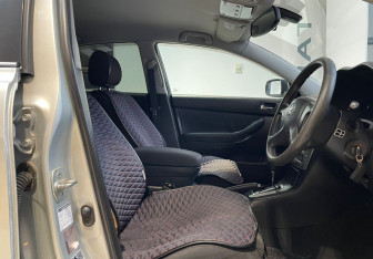 Подержанный автомобиль Toyota Avensis Sedan 2003 года (9 фото)