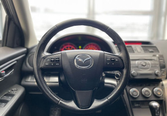 Подержанный автомобиль Mazda 6 Sedan 2011 года (13 фото)