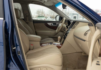 Подержанный автомобиль Infiniti FX 2012 года (22 фото)