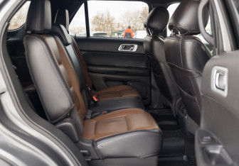 Подержанный автомобиль Ford Explorer 2012 года (23 фото)
