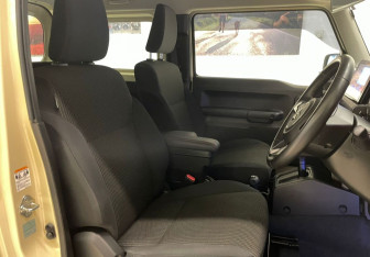 Подержанный автомобиль Suzuki Jimny 2020 года (9 фото)