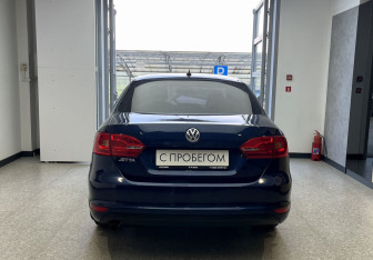 Подержанный автомобиль Volkswagen Jetta Sedan 2012 года (5 фото)
