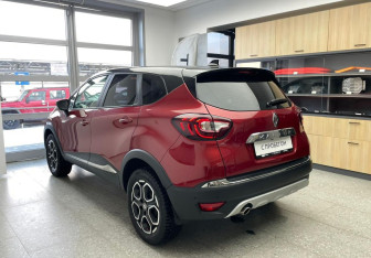 Подержанный автомобиль Renault Kaptur 2021 года (7 фото)