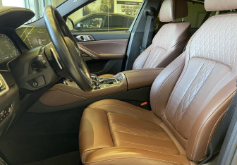 Подержанный автомобиль BMW X6 2021 года (10 фото)