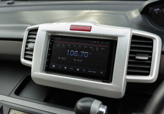 Подержанный автомобиль Honda Freed 2012 года (14 фото)