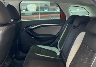 Подержанный автомобиль LADA (ВАЗ) Vesta Wagon 2017 года (14 фото)