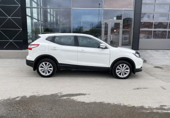 Подержанный автомобиль Nissan Qashqai 2014 года (2 фото)