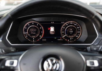 Подержанный автомобиль Volkswagen Tiguan 2018 года (13 фото)