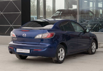 Подержанный автомобиль Mazda 3 Sedan 2013 года (5 фото)