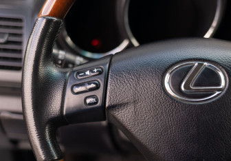 Подержанный автомобиль Lexus RX 2008 года (12 фото)